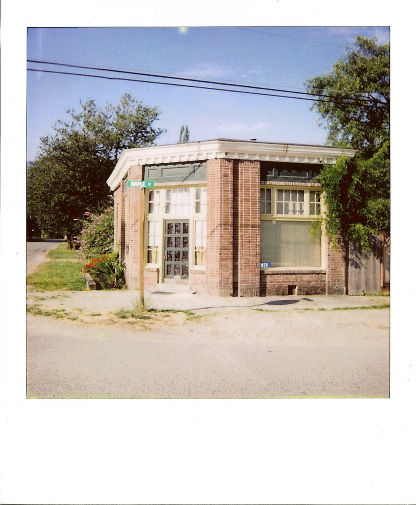 Old Corner Bank Building on Maple Street Hamilton July… Flickr