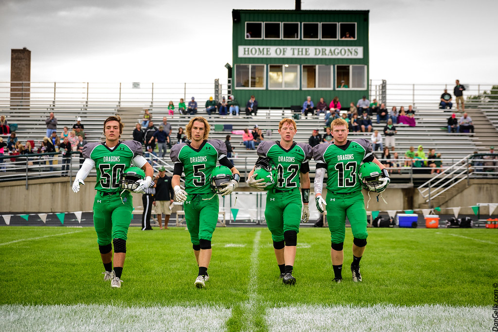 20150822_LHSFB41 "Dragon High School Football vs Milaca W… Flickr