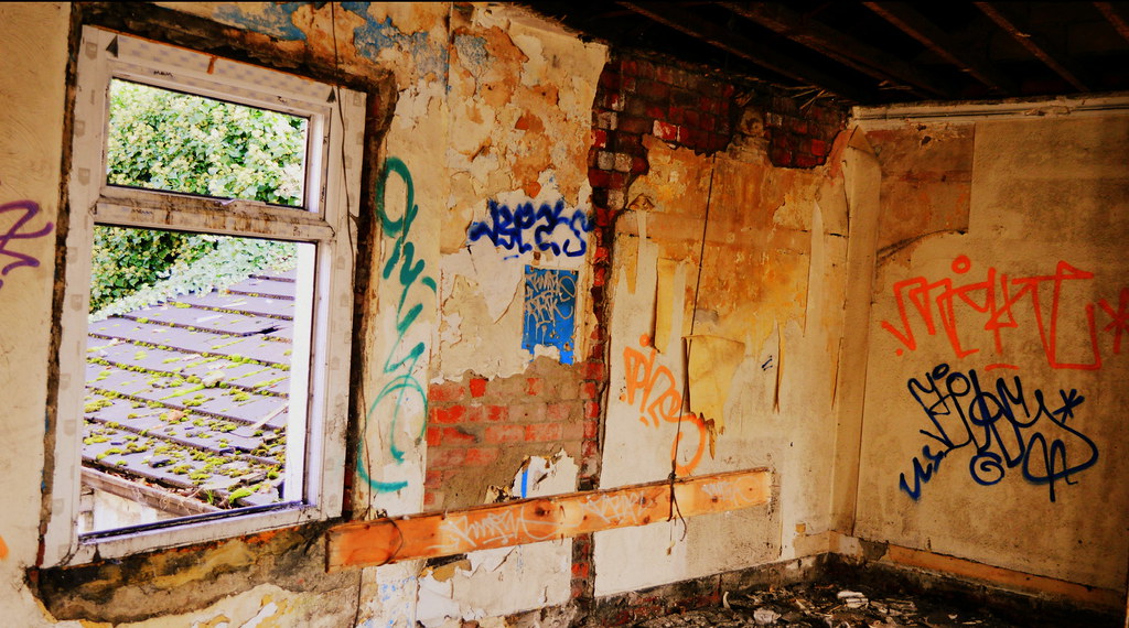 IV Pub IV Pub, Commercial Road, Kirkstall...… Mark's