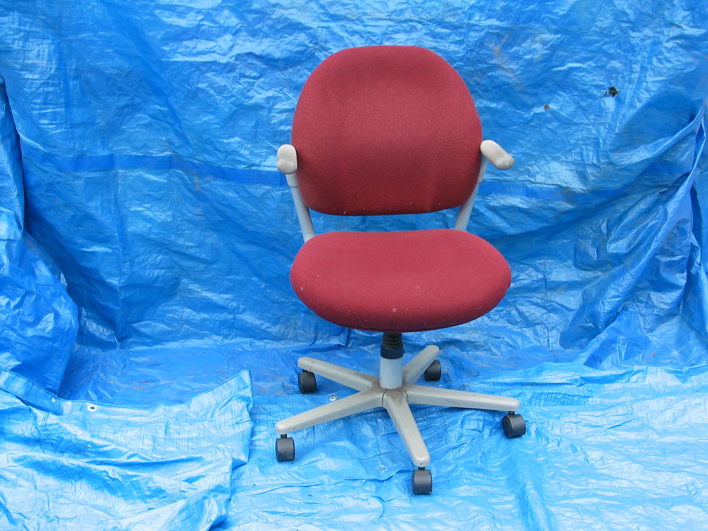 Rolling Red Desk Chair Red rolling office chair. Matches o… Flickr