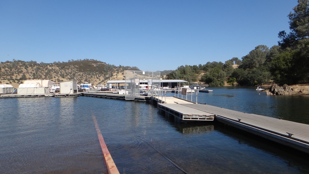 Lake McClure Water Level This is the parking lot of the No… Flickr
