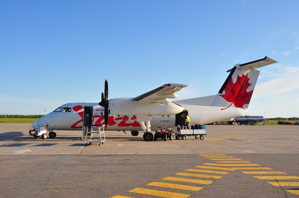 Air Canada Jazz Dash8 CGONX Aéroport de (CYB… Flickr