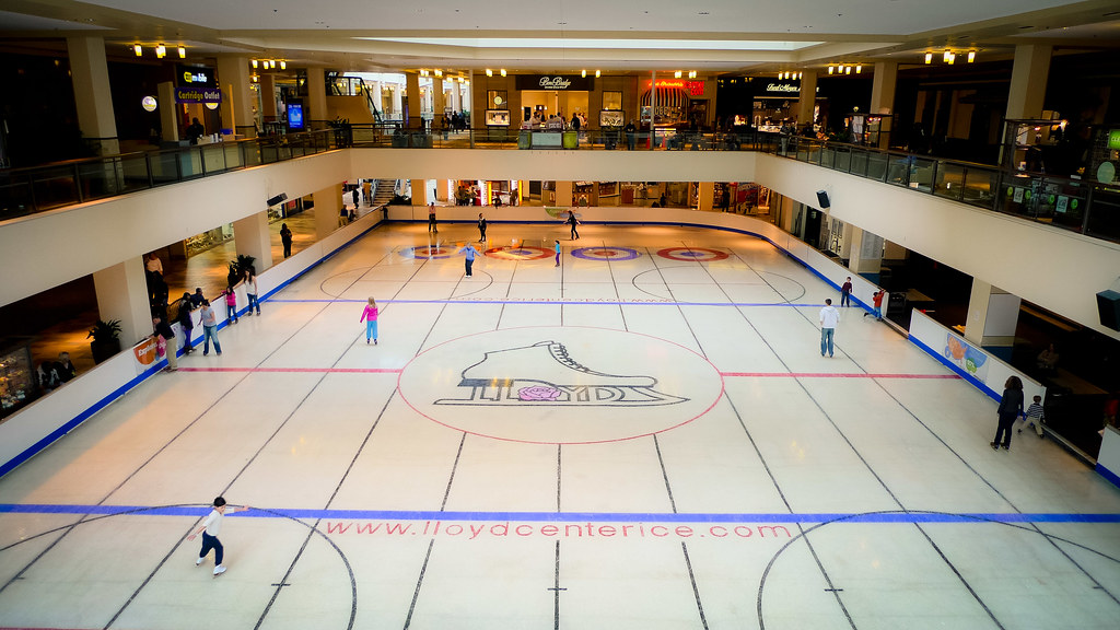 Lloyd Center Skating Rink The Lloyd Center mall ice skatin… Flickr