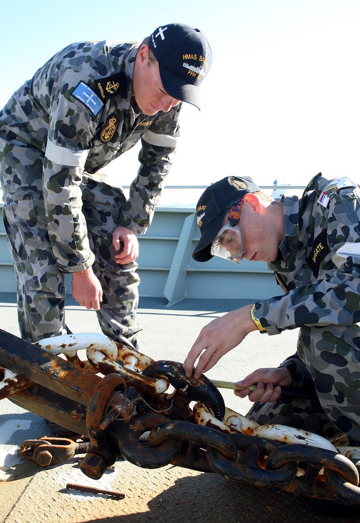 20110722ran8094997_007.JPG (LR) Leading Seaman Boatswain … Flickr