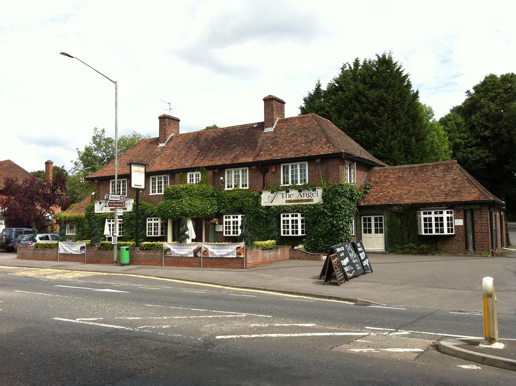 The Angel, Woolhampton, Berkshire Pub & Restaurant on A4