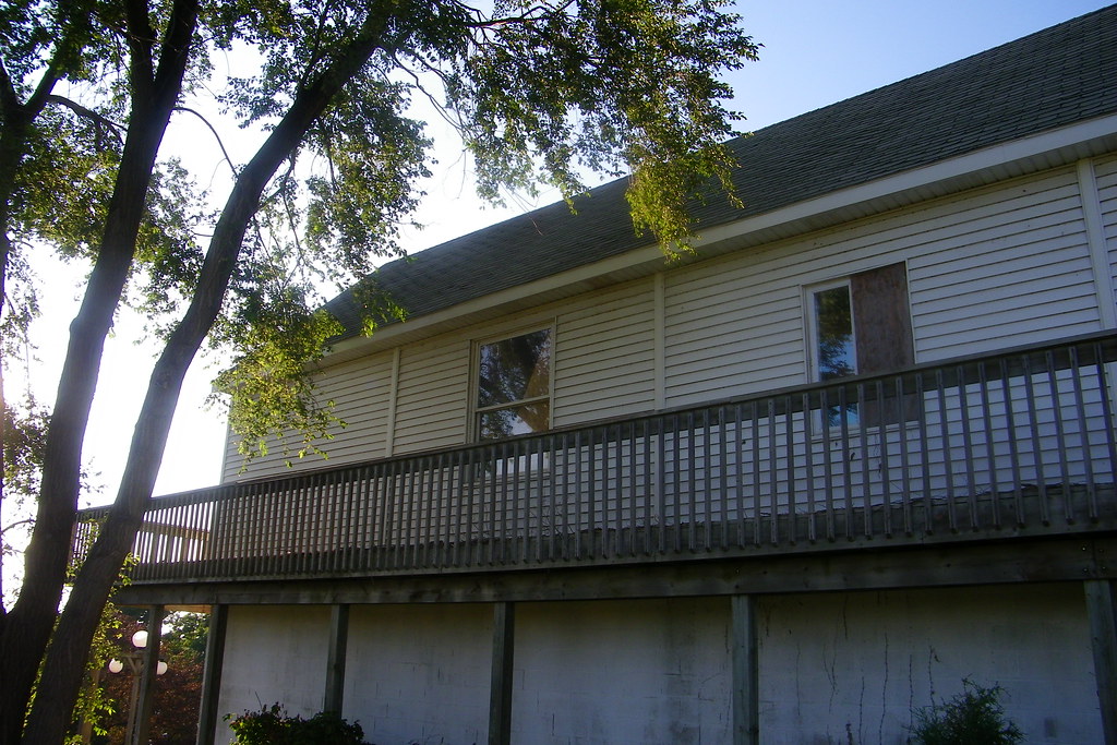 Irish Hills Towers (Irish Hills, Lenawee County, Michigan)… Flickr