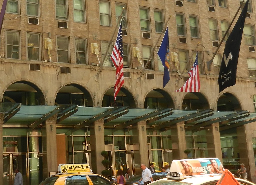 W Hotel New York Lexington Above the entrance to the W Hot… Flickr