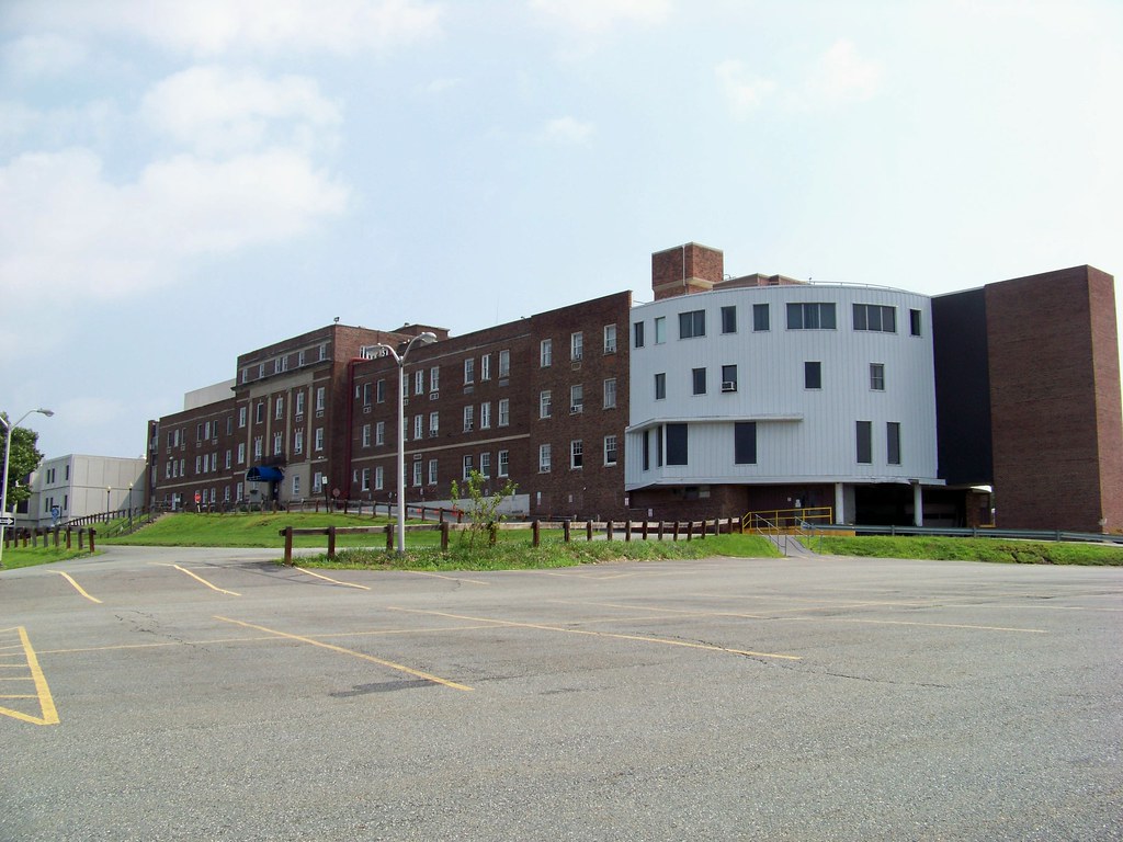 Horton Memorial Hospital 3 The Facade of the original sect… Flickr