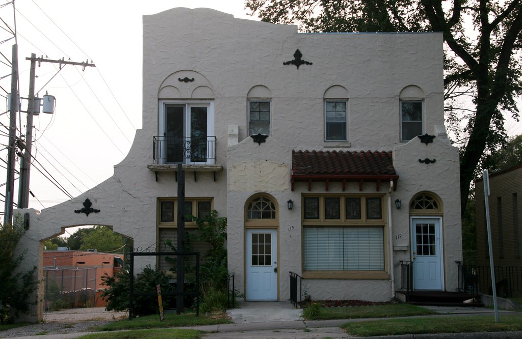 Former Funeral Home BuildingFergus Falls, MN PHD280 Flickr