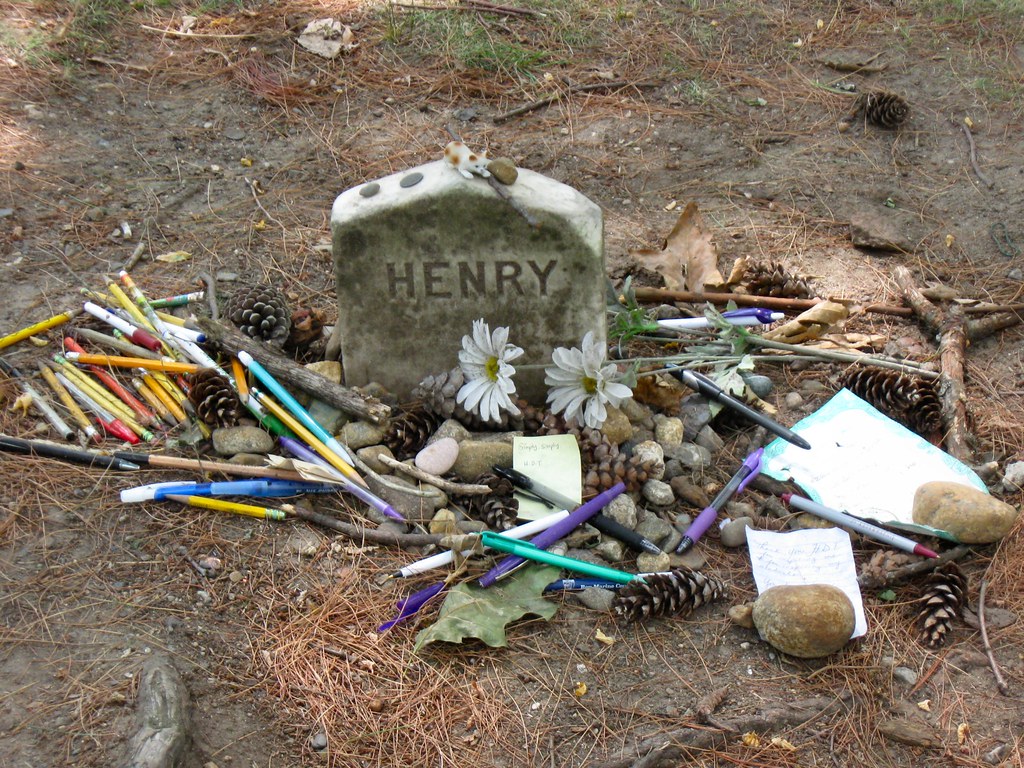 Henry David Thoreau Grave of Henry David Thoreau in Sleepy… Flickr