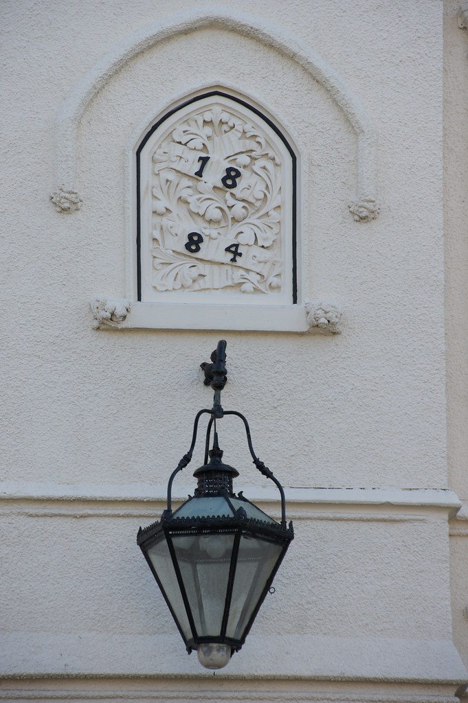 1884 plaque and lantern at Gainsborough Studios (Gainsboro… Flickr