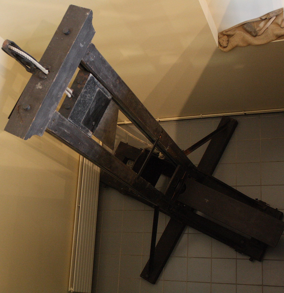 Guillotine a photo on Flickriver