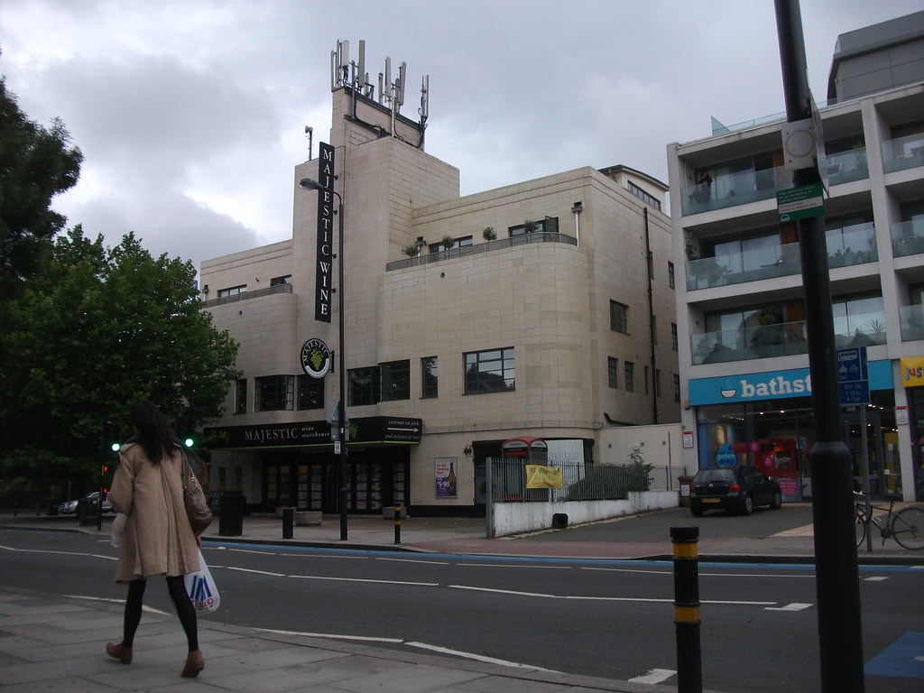 Old Art Deco cinema Balham Hill 18/07/11. Lovely old Art D… Flickr