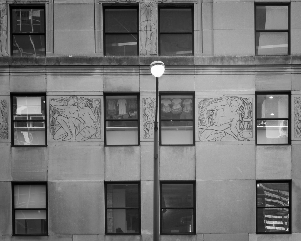 520 N. Michigan Ave. Chicago, 2011. phototram Flickr