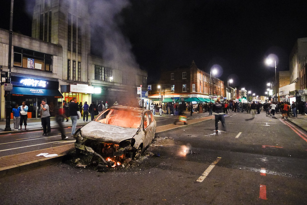 Tottenham High Road 10pm Nico Hogg Flickr