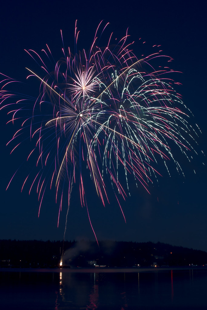 2011 Kenmore Fireworks These pictures were taken in Kenmor… Flickr