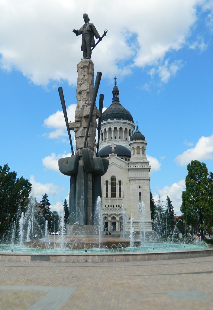 Piata Avram Iancu Piata Avram Iancu din Cluj Napoca Piata … Flickr