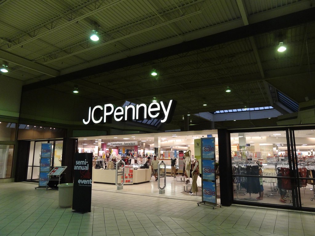JCPenney (Valley View Mall) Steven Swain Flickr