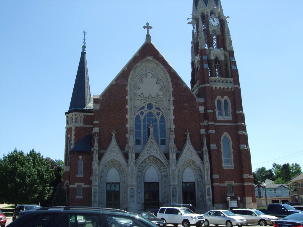 Sts. Peter & Paul Catholic Church, Naperville, IL catholicsanctuaries