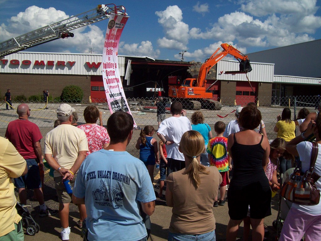 Cuyahoga FallsState Road Shopping Center (CORF) Ohio Redevelopment