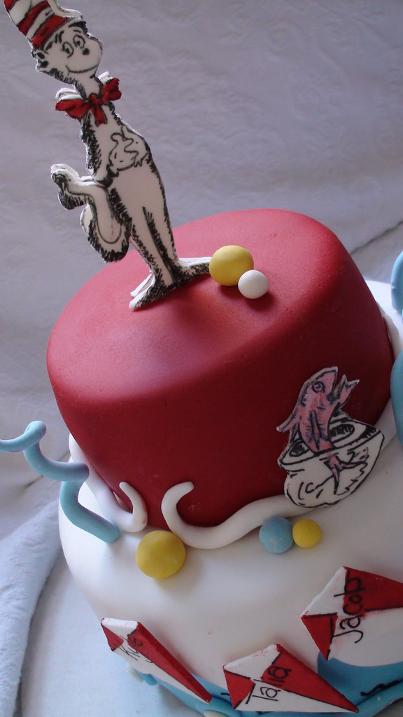 Cat in the hat cake For a dear friends children...........… Kylie