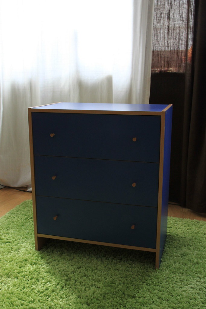 IMG_9108 Bedside dresser 60cm wide x 70cm high x 36cm deep… Flickr