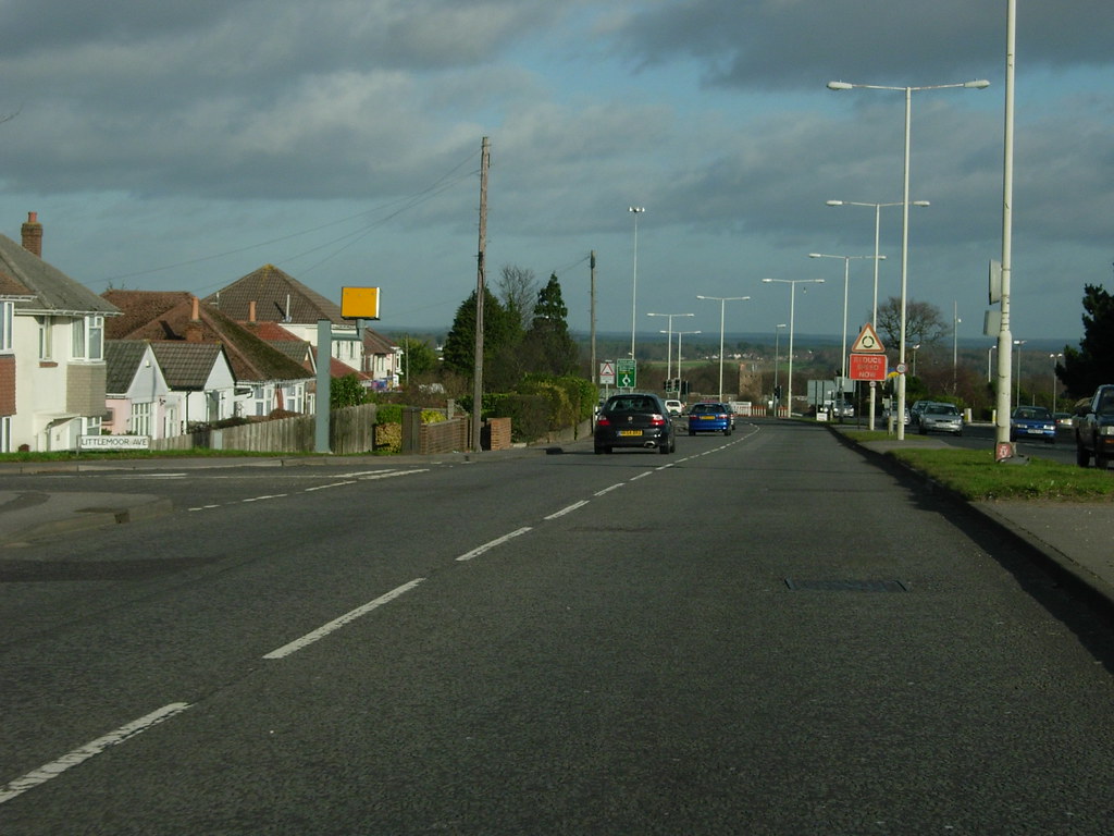 RINGWOOD RD. LITTLEMOOR AVENUE LEFT. WEST HOWE. BOURNEMOUT… Flickr