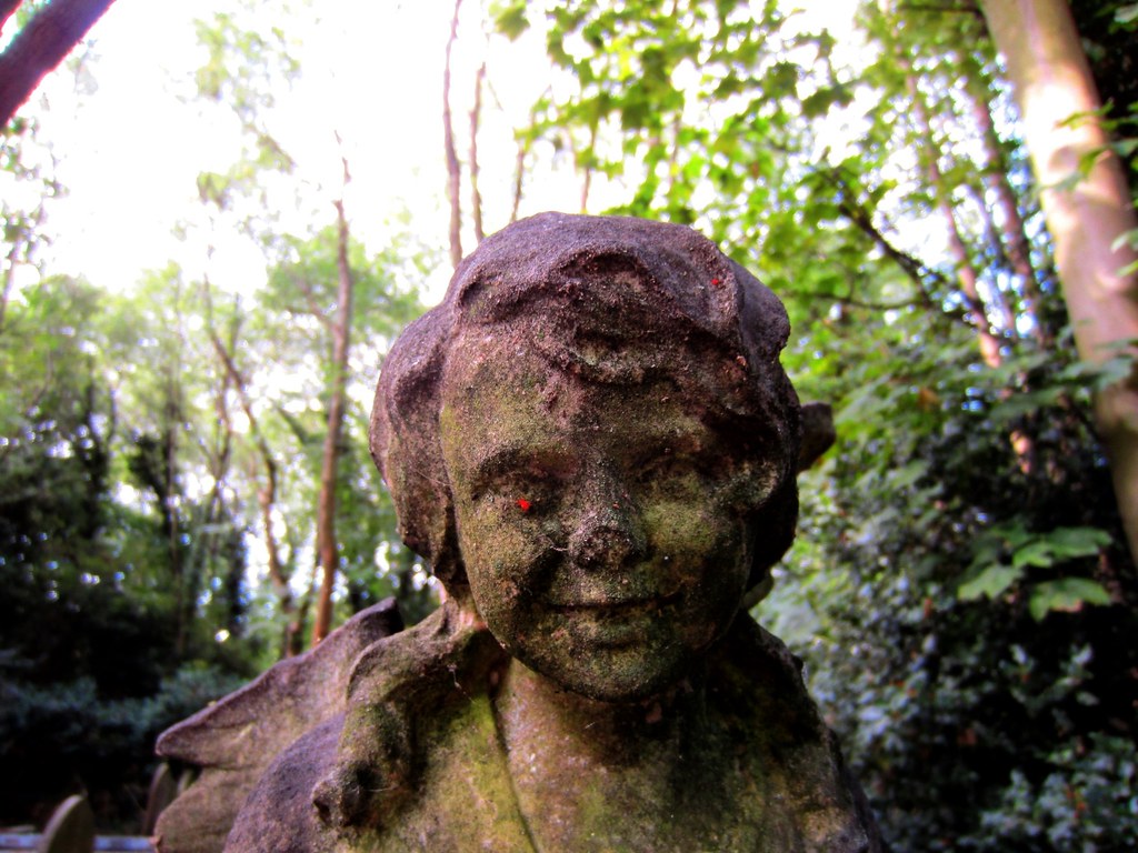 Creepy Child Statue, Highgate Cemetery Creepy statue at Hi… Flickr