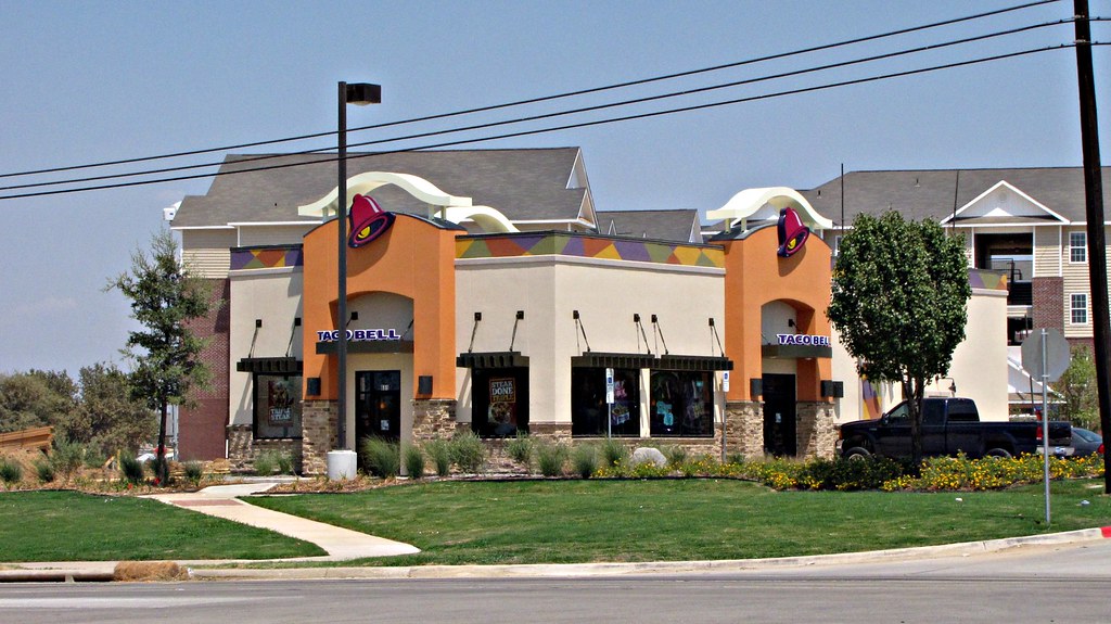 SX10IMG_3620 Denton, TX—AUG 1, 2011 The newest Taco Bell … Flickr