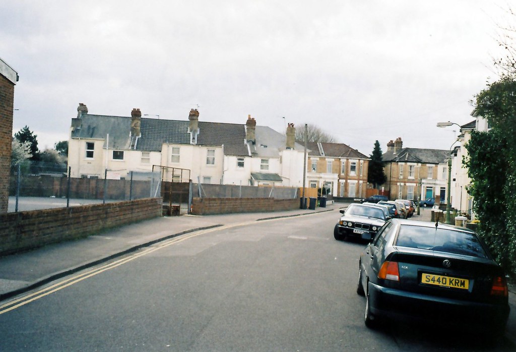 WILKINS THE BAKERS. MALMESBURY PARK RD / HENVILLE RD. BOUR… Flickr