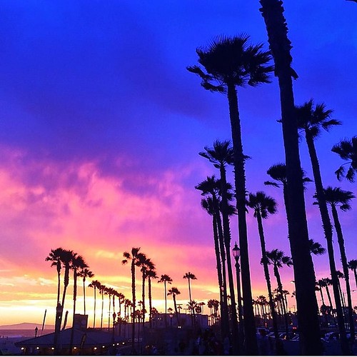 Colorful skies in Huntington Beach, California courtesy of… Flickr