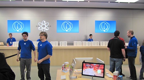 Apple Store Place SteFoy Québec iPad2 34 i0livier Flickr