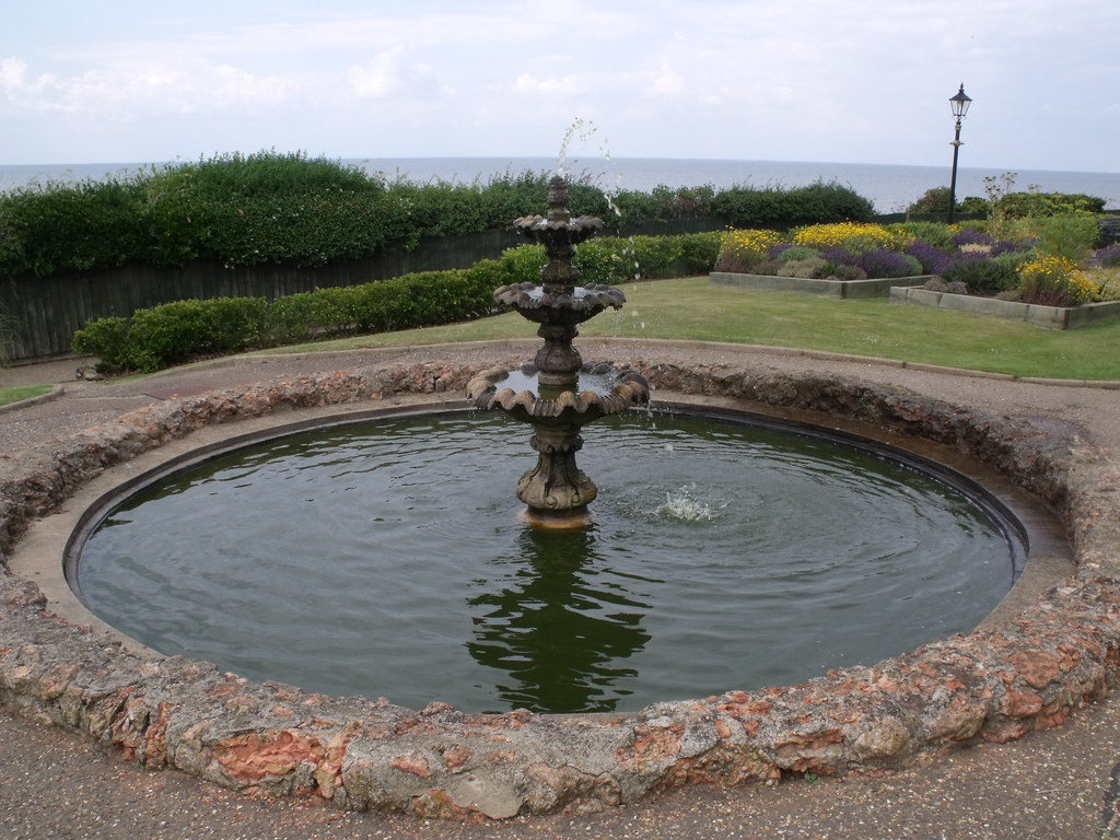 Hunstanton Esplanade Gardens fountain In Hunstanton th… Flickr
