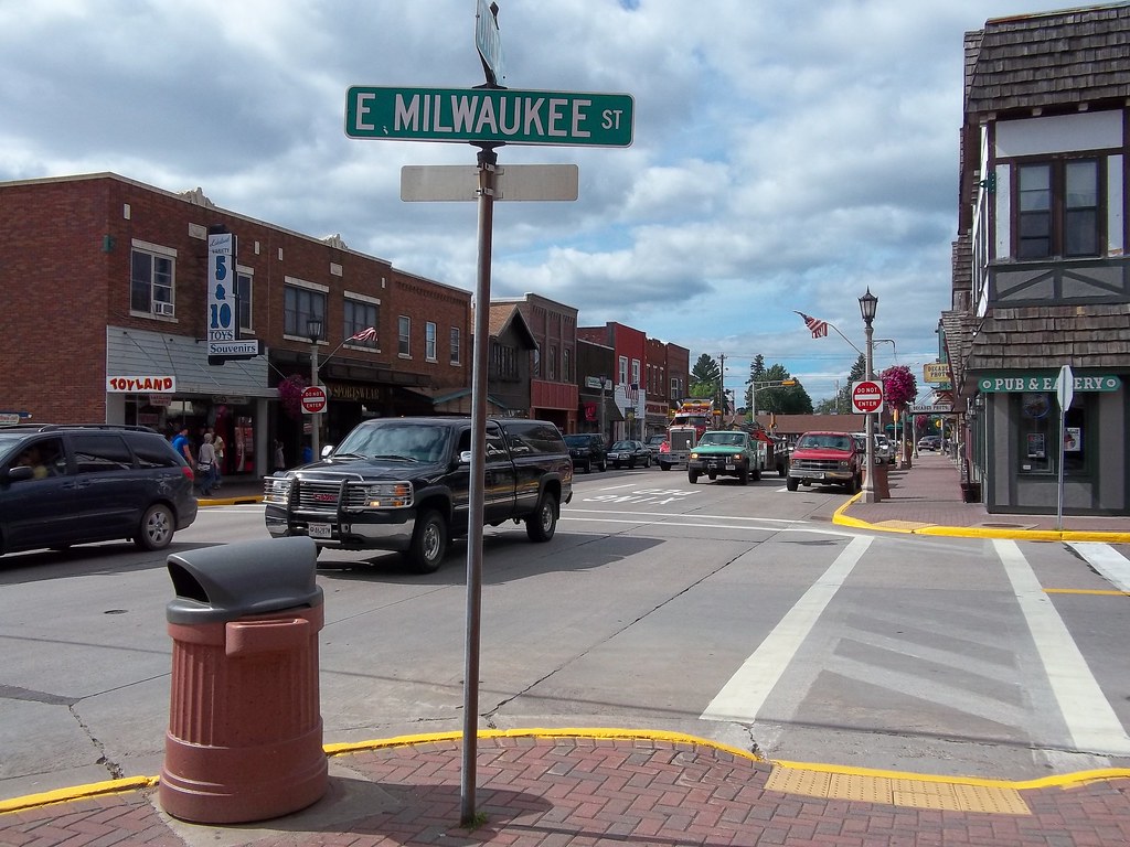 Downtown Minocqua, Wisconsin Minocqua, Wisconsin. Oneida C… Flickr
