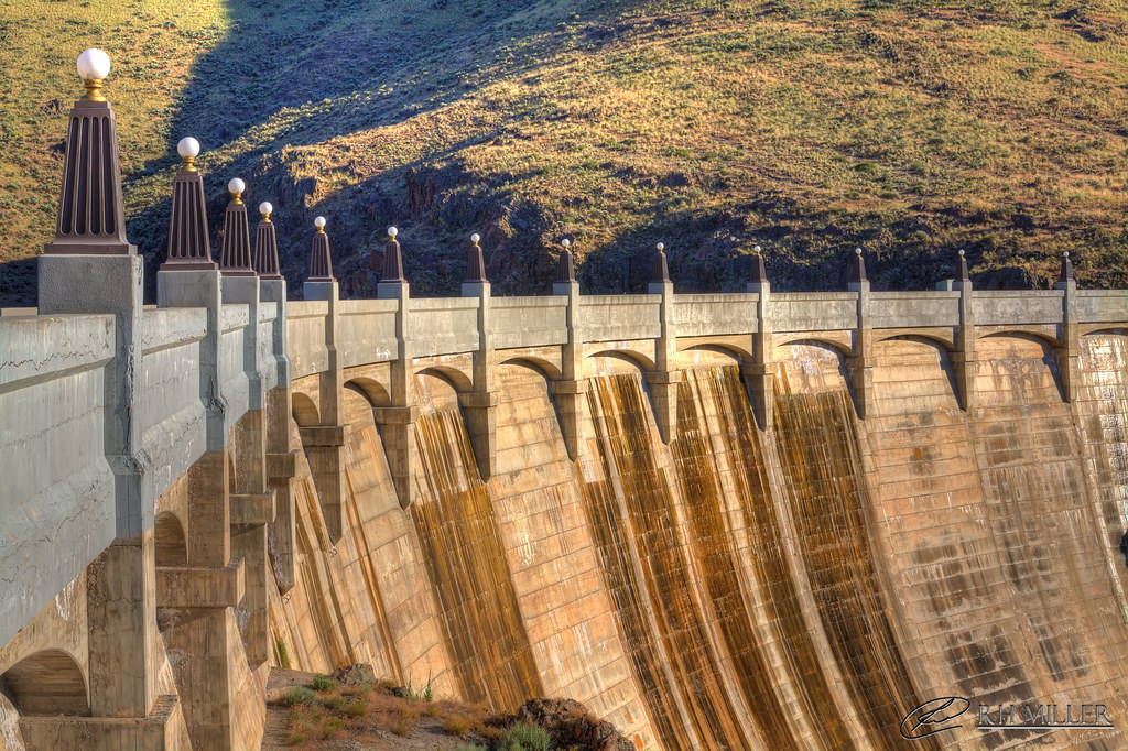 Owyhee Dam The Owyhee Dam, located in Eastern Oregon near … Flickr