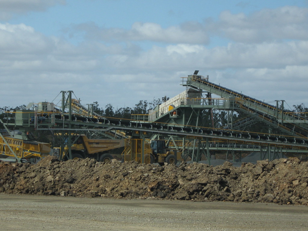 Quarry screening plant Capella, QLD Karl Flickr