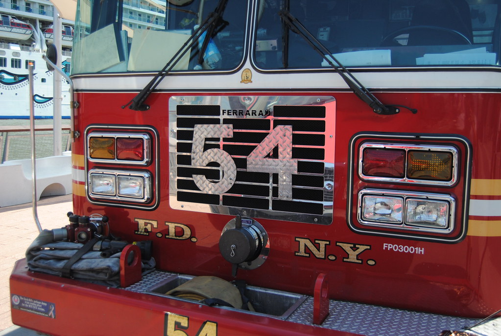 FDNY E54 | Engine 54 Firefighter Appreciation Weekend at The… | Flickr