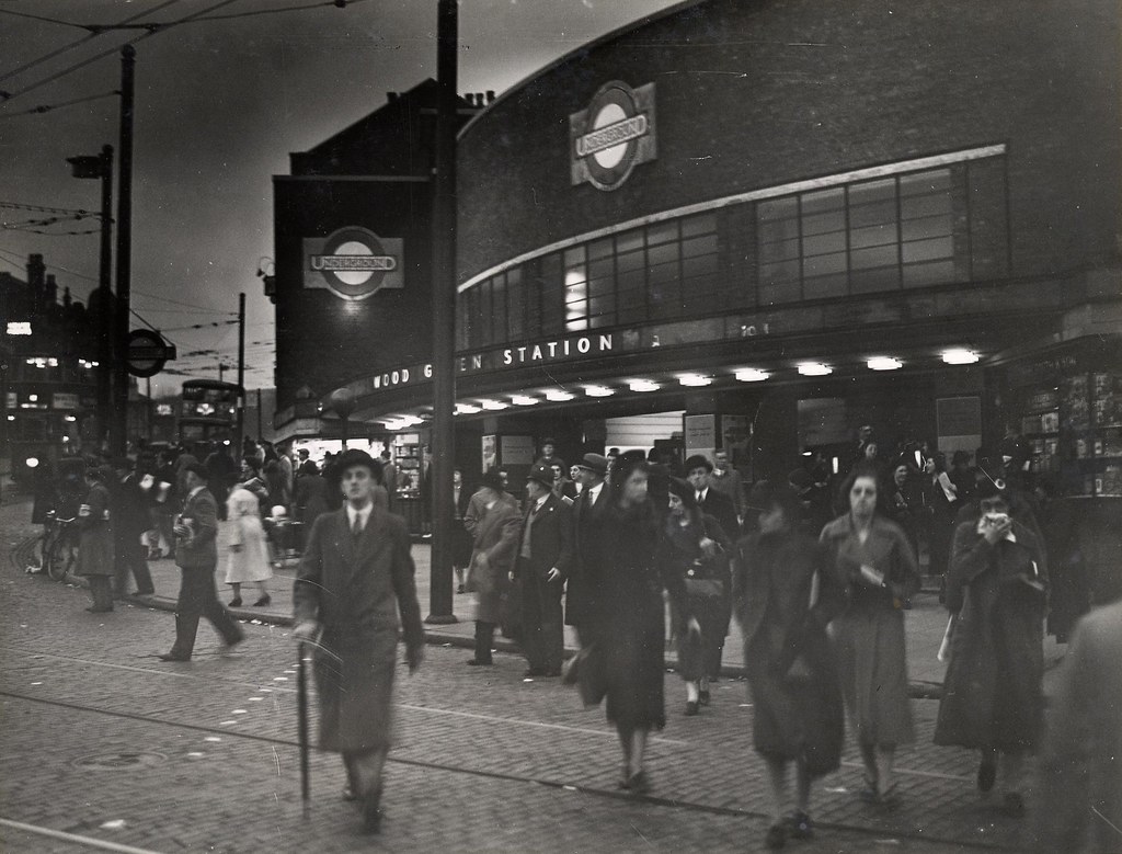 Wood Green Tube station 19381998 © London Transport Museum a photo