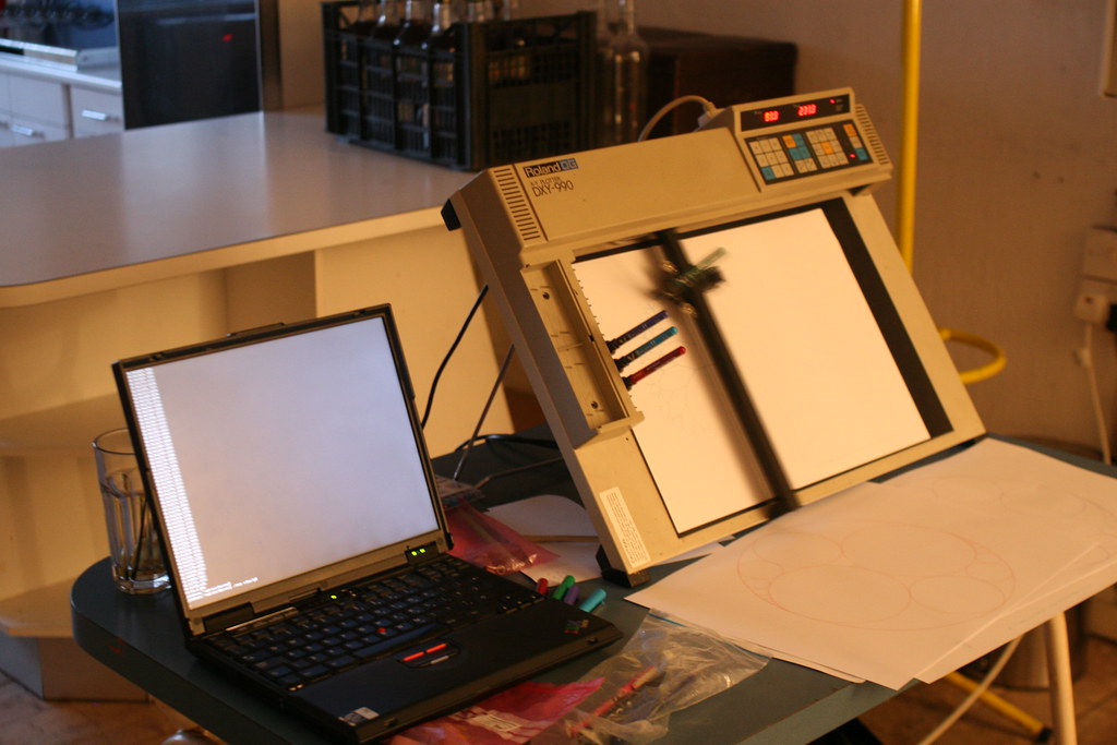 My Roland DXY990 Pen Plotter The Roland DXY990 eightpen… Flickr
