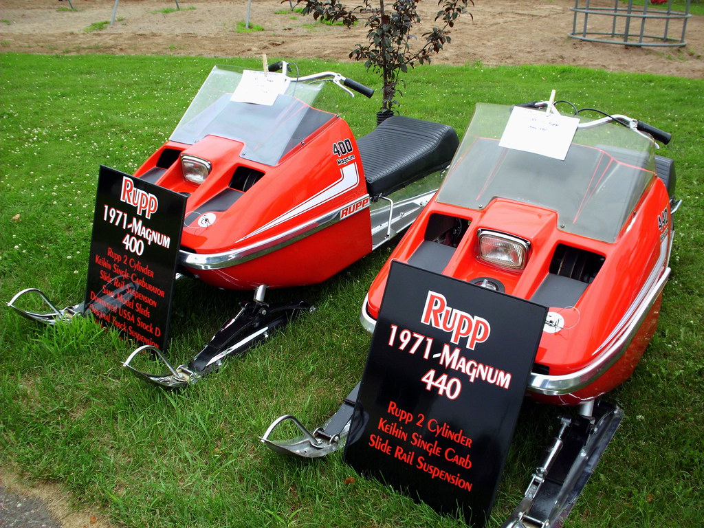 1971 Rupp Magnum 400 And 1971 Rupp Magnum 440 Snowmobiles.… Flickr