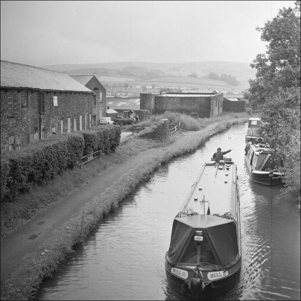 New Mills New Mills, Bronica sqai, Zenzanon PS 80mm/2.8, … Flickr