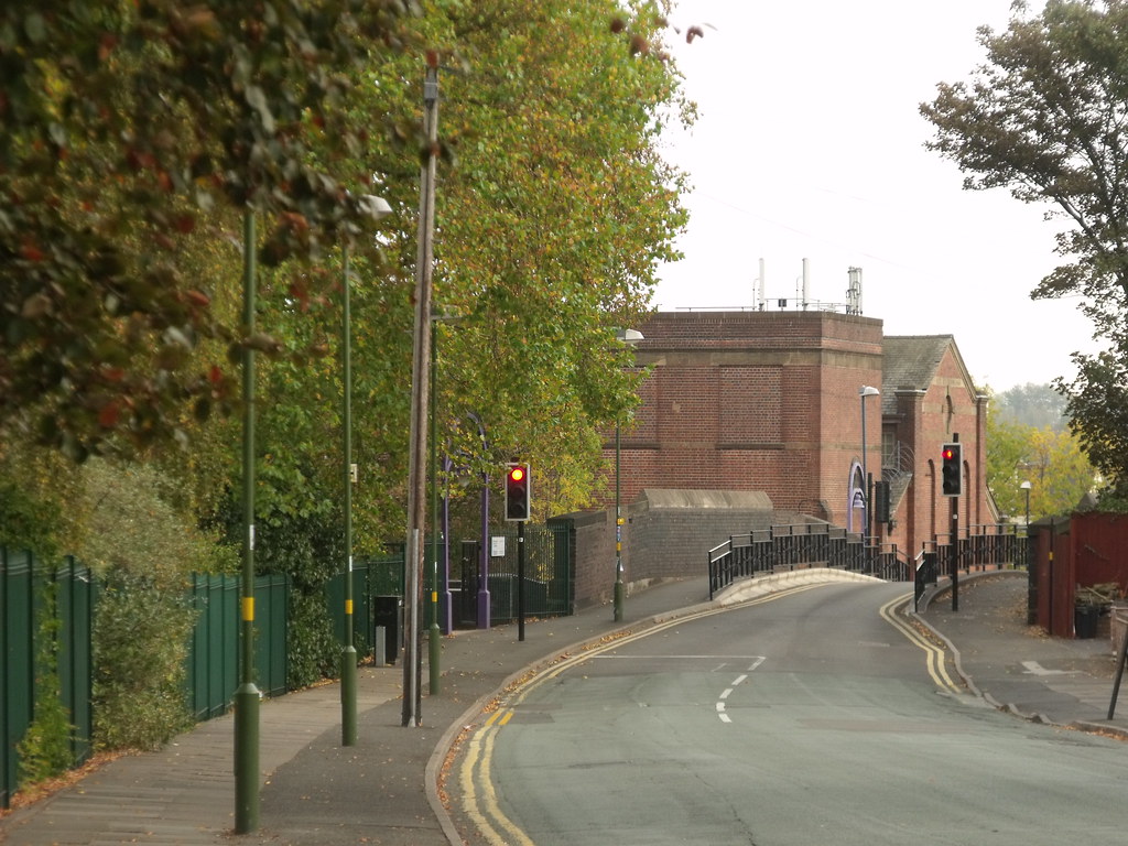 Bournville Station and the Worcester and Birmingham Canal … Flickr