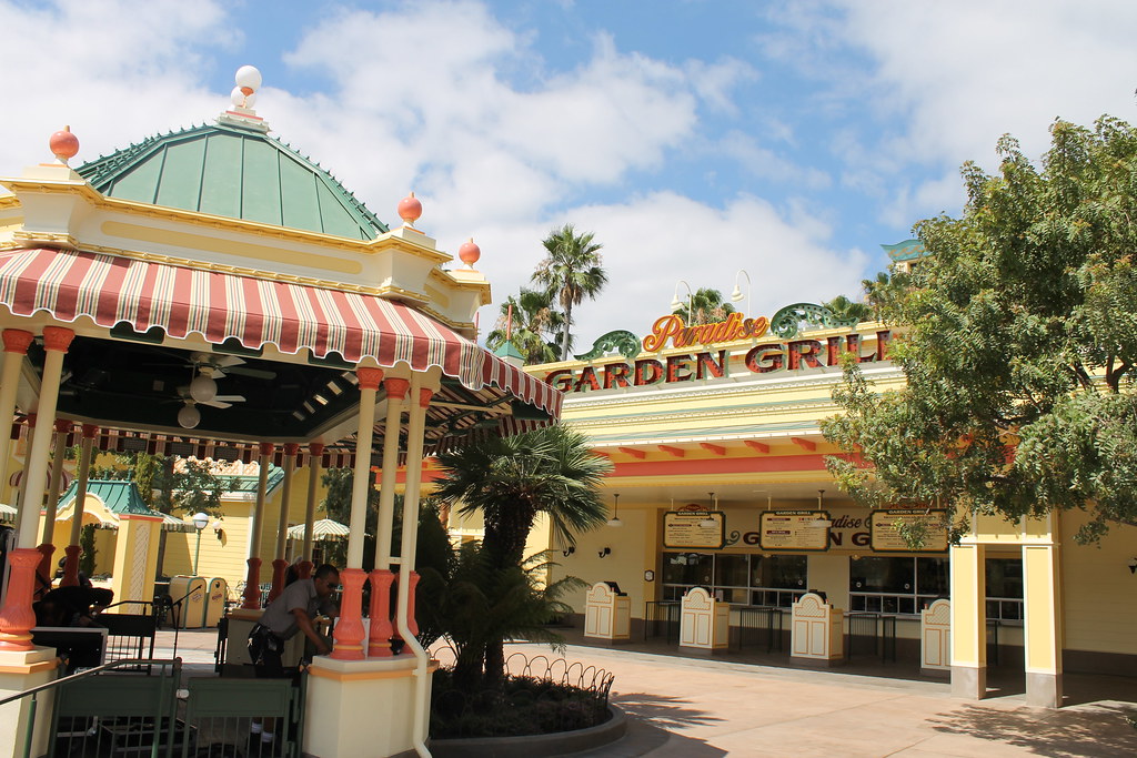 Paradise Garden Grill at the Paradise Garden Dining Area i… Flickr
