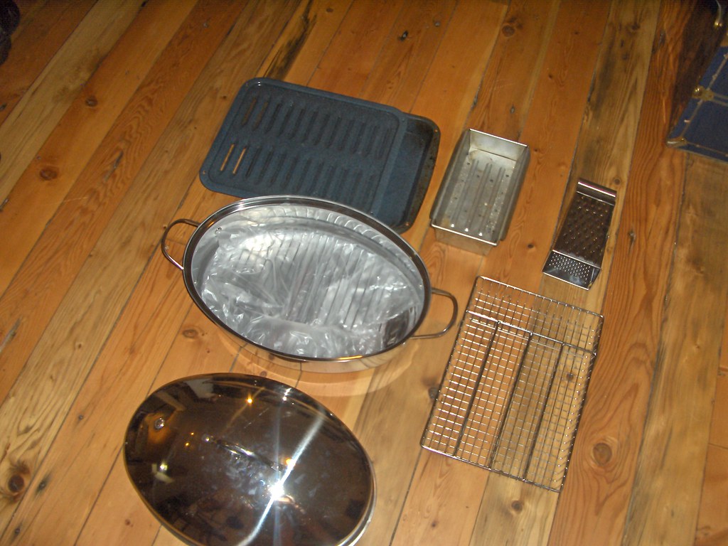 HPIM3009 Large Roasting Pan with Cover and Grill Rack (nev… Flickr
