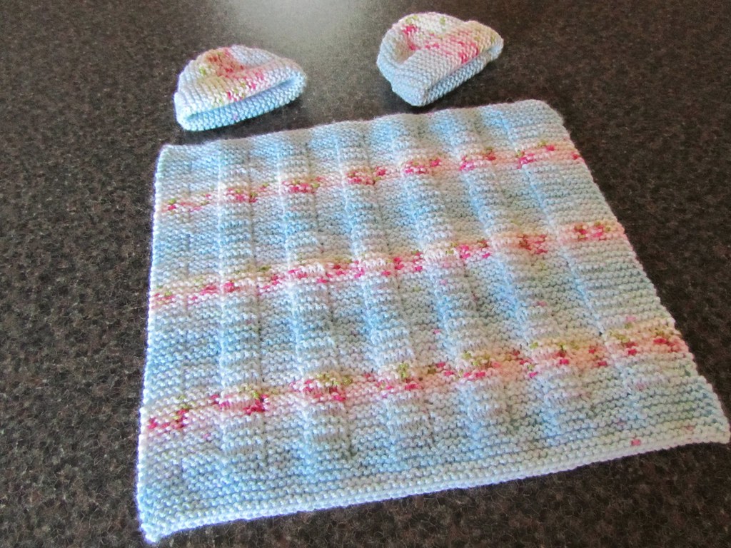 Aldi baby double knit Preemie baby blanket and 2 hats knit… Flickr