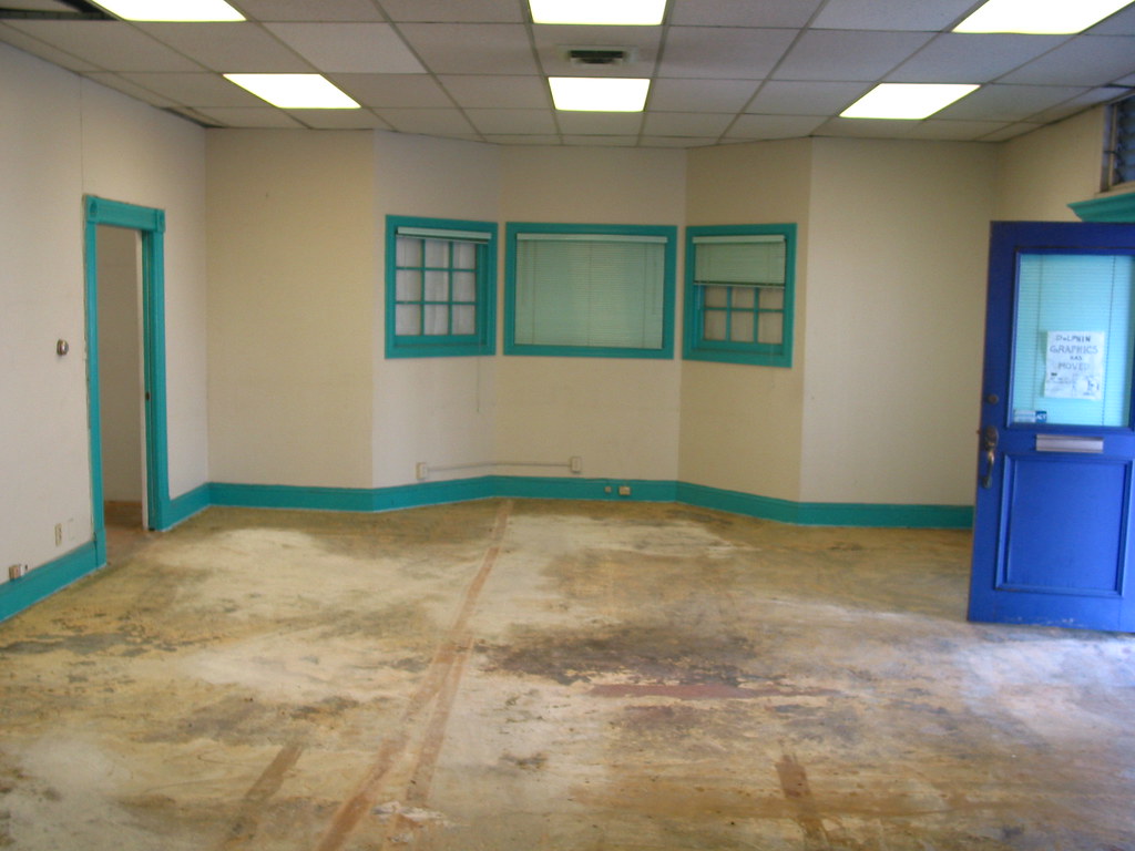 B0001935 Belmont Hardware Flickr