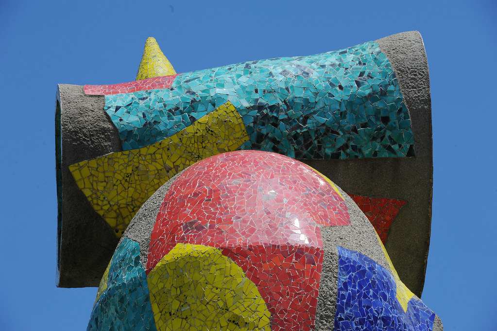 La dona i l'ocell Obra de Joan Miró. Ajuntament Barcelona Flickr