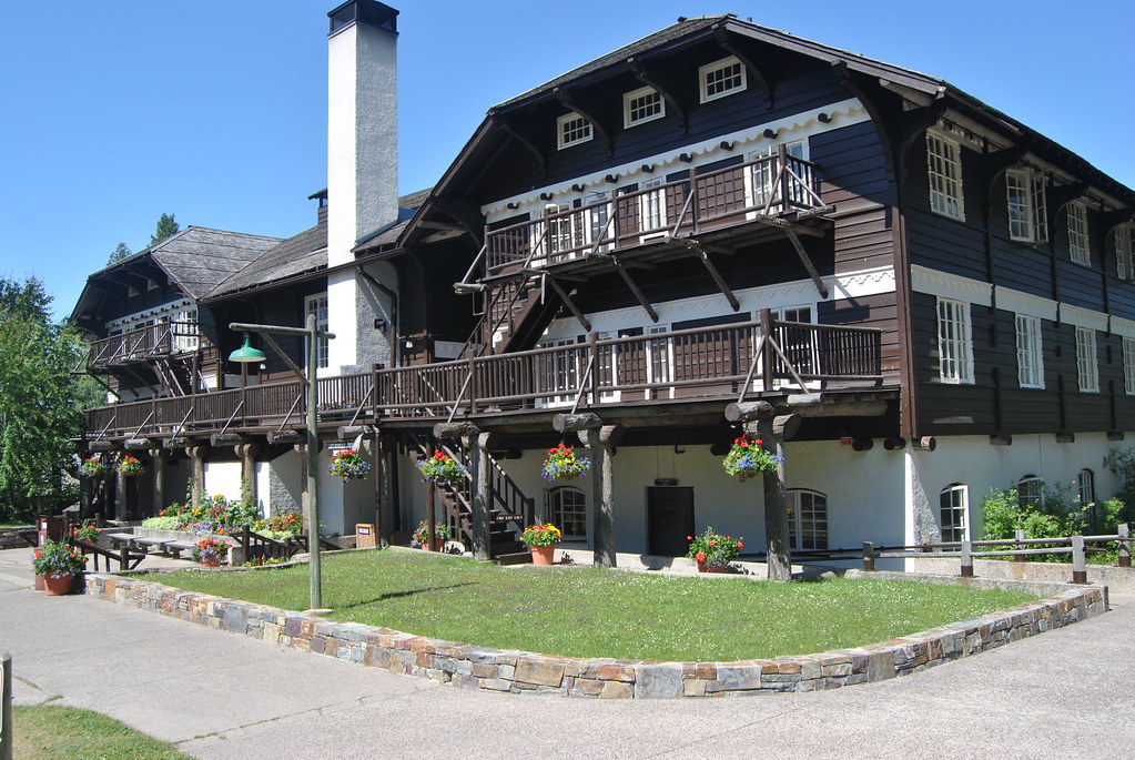 Lake McDonald Lodge Montana This classic Swiss chalet sty… Flickr