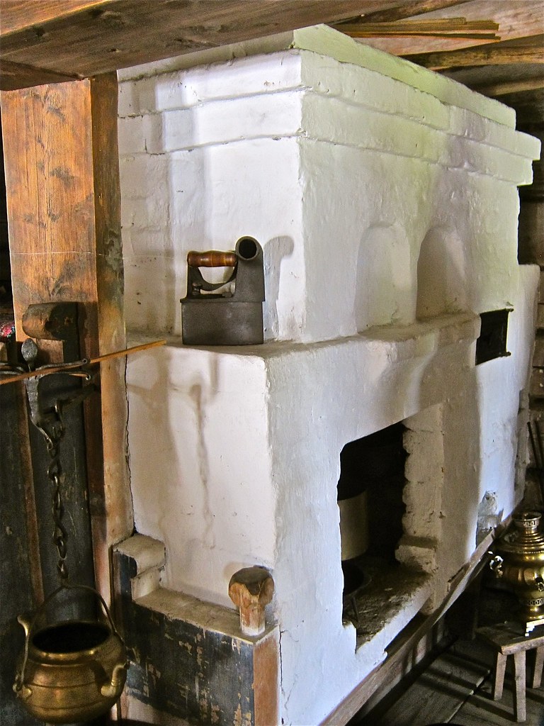 Russian Peasant Stove The Russian stove is a large structu… Flickr