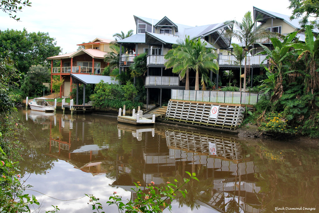 Large Homes Fronting Brown's Creek, Taree, NSW From the … Flickr